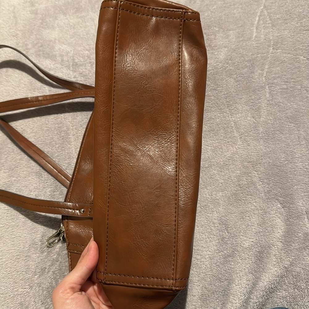 Beautiful Brown Relic Purse Shoulder Bag -Faux‎ Leather - Picture 10 of 15